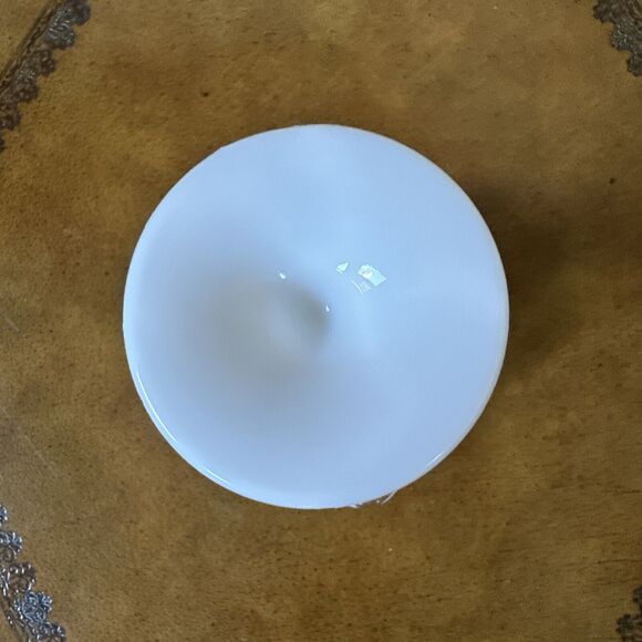 Vintage Fenton Silver Crest White Pedestal 4” Vase Ruffled Edge Milk Glass - Picture 4 of 5